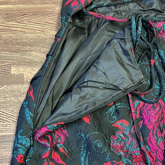 URBAN OUTFITTERS Black Red Floral Electric Heart Strappy Mini Dress! - Picture 7 of 8